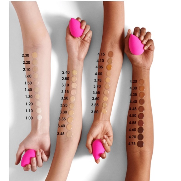 BEAUTYBLENDER Liquid Whip Foundation Sponge 3.2 W - Picture 7 of 16